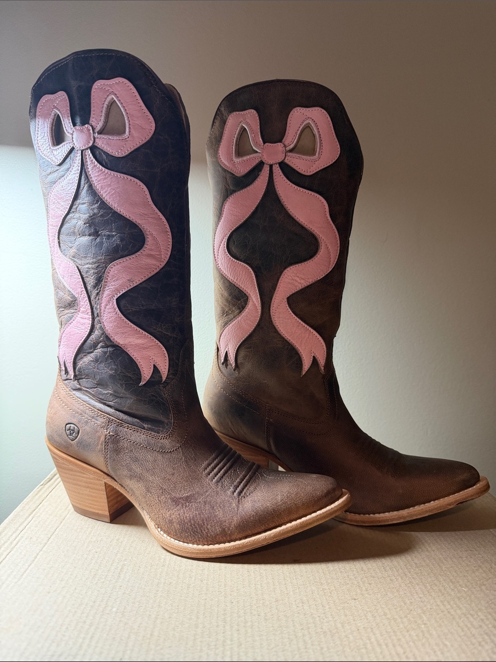 Ariat Brown Leather Western Boots with Pink Bow ~ Brand New